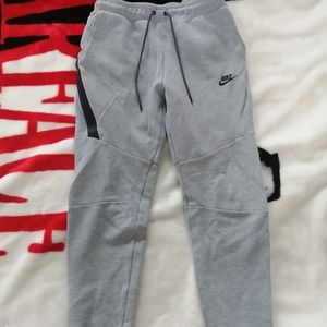 Nike Tech Fleece sweatpants